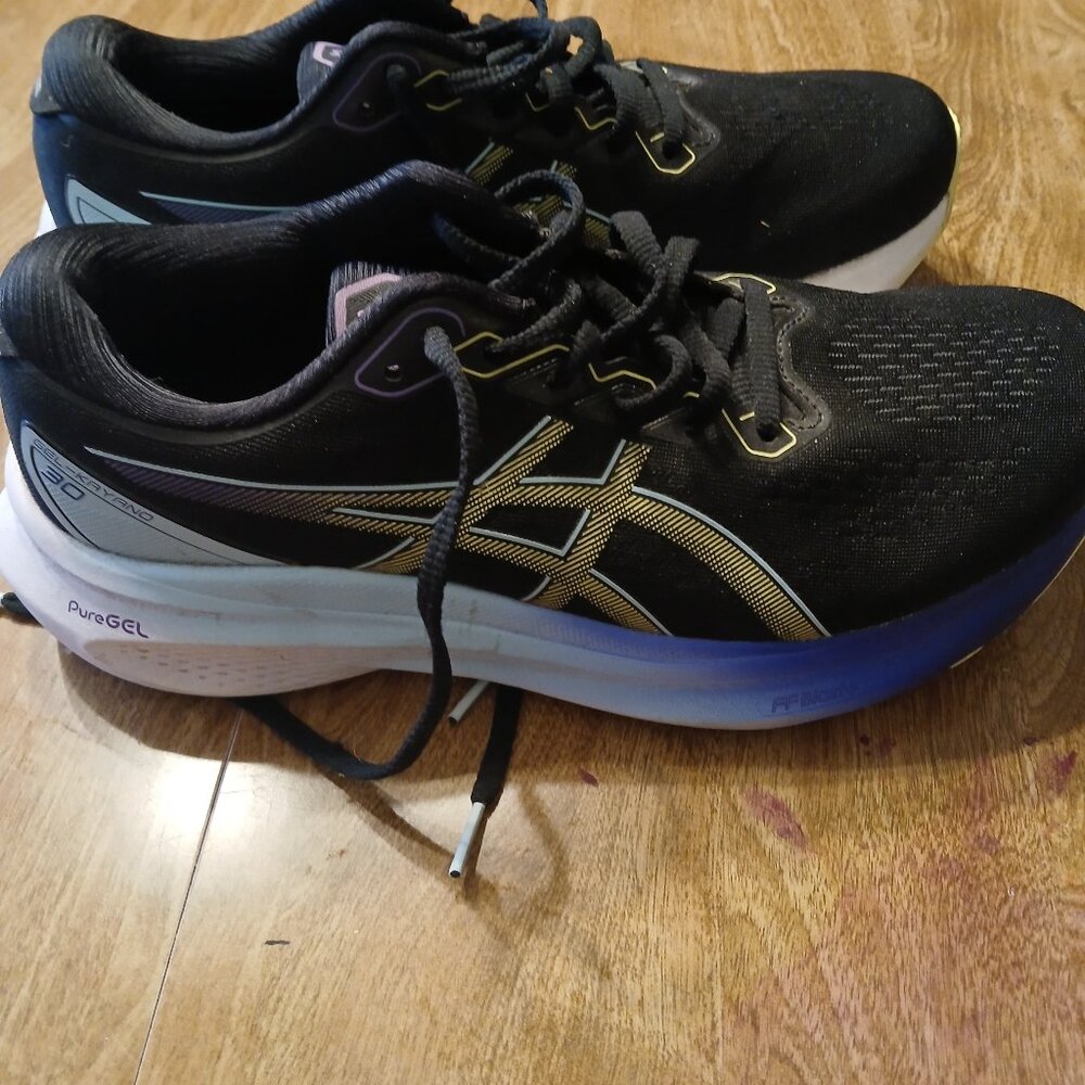 Asics women's athletic running shoes Size 9